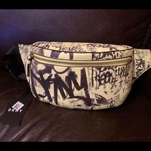 DKNY Tilly logo belt bag